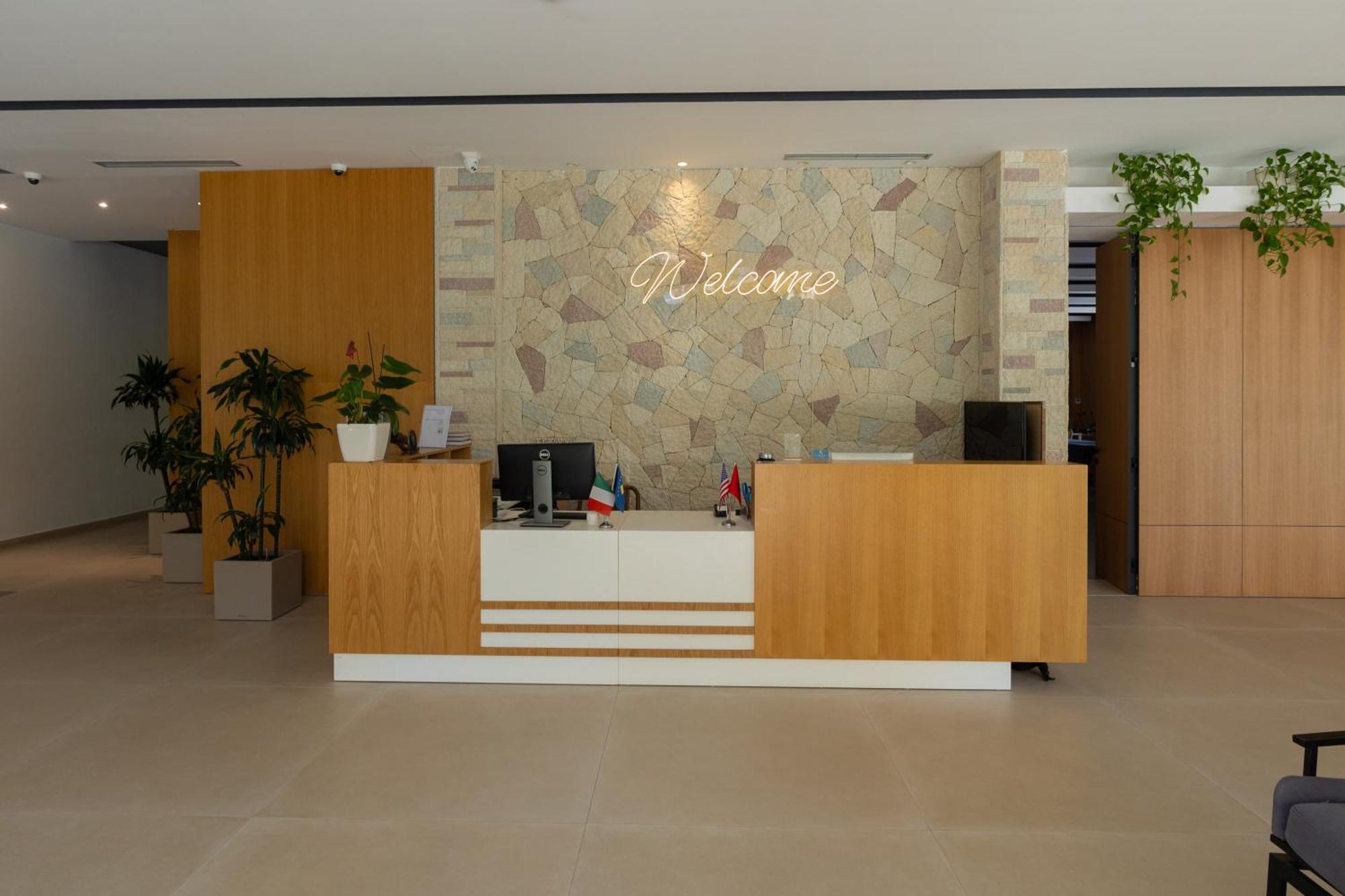 Duka Hotel Vlorë Εξωτερικό φωτογραφία